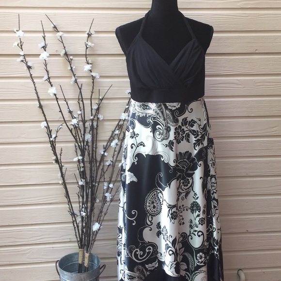 torrid Dresses & Skirts - Torrid Backless Dress With A Handkerchief Hem